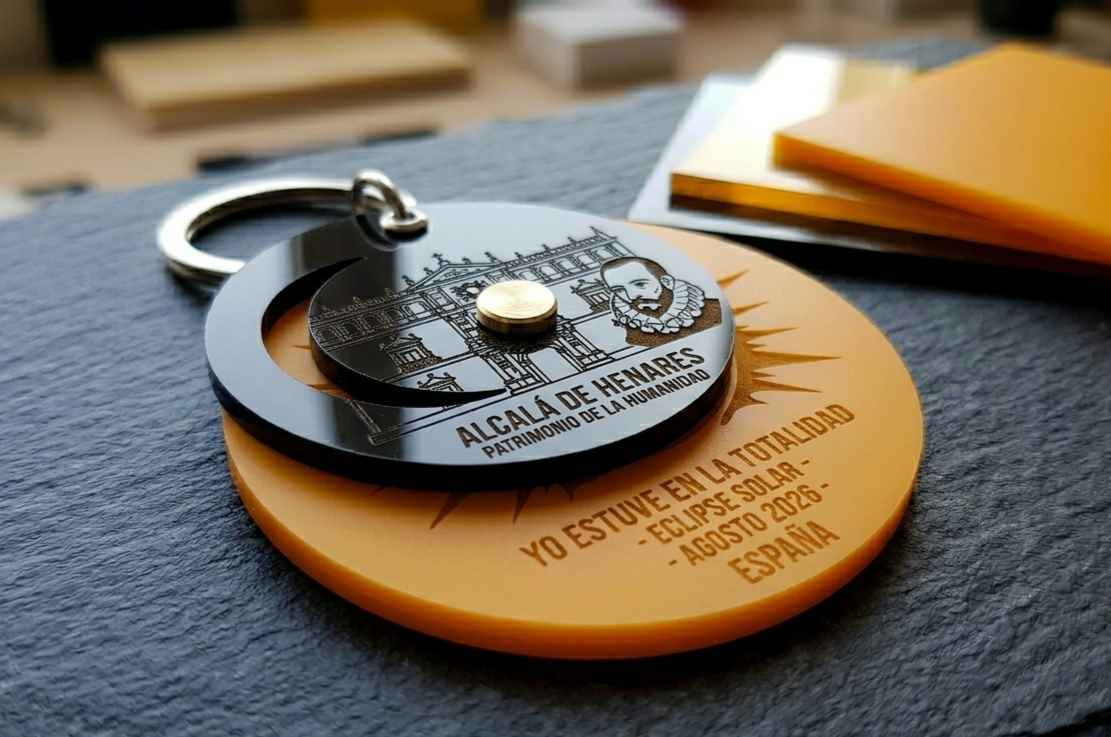 2026/03/1000115307.png Llavero Mecánico Eclipse 2026 Alcalá (Edición Cervantes) - Imagen 1